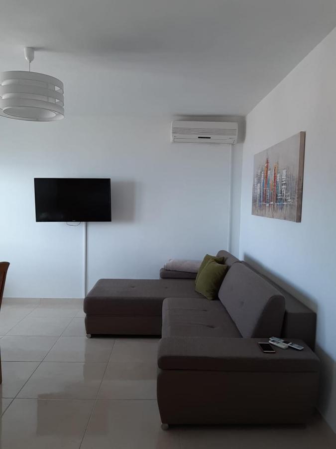Apartments Duce Bagian luar foto