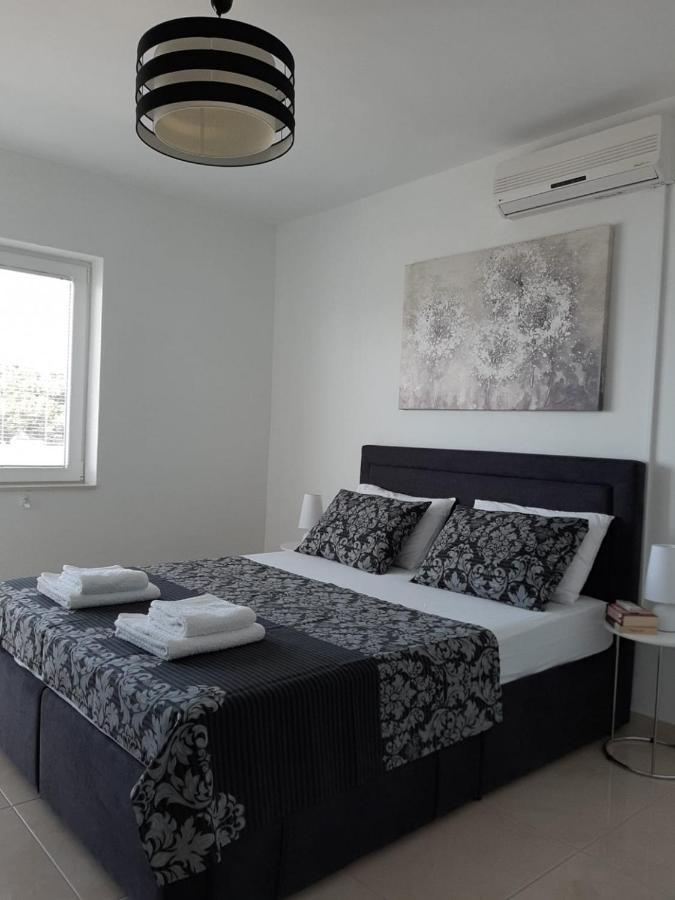 Apartments Duce Bagian luar foto