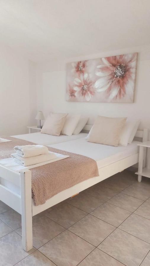 Apartments Duce Bagian luar foto